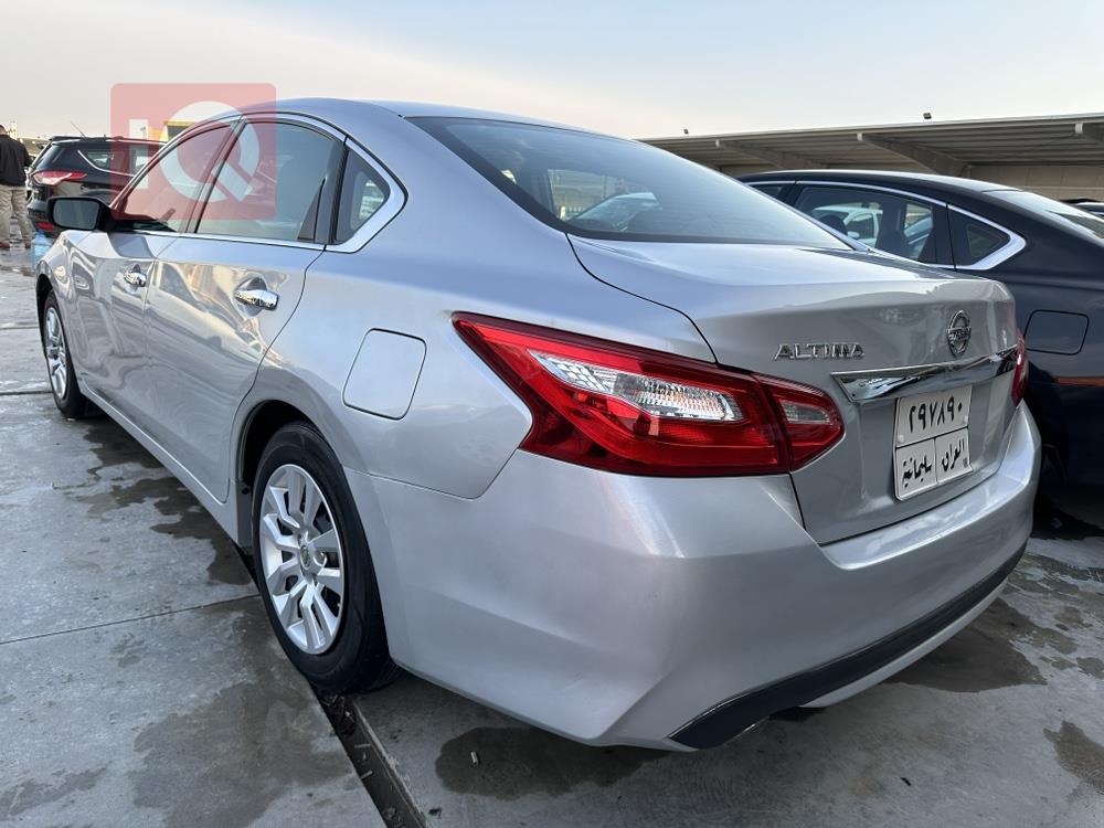 نيسان ألتيما